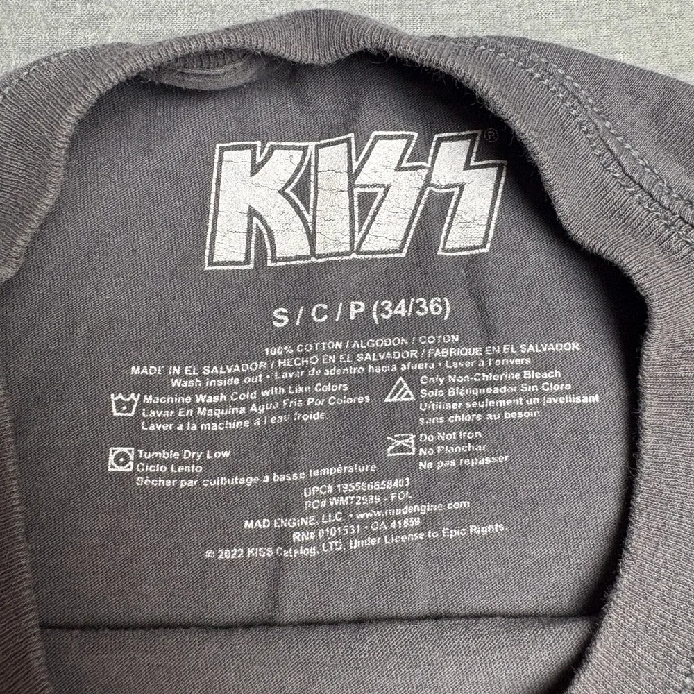 KISS Rock and Roll All Nite Band Tee Charc Gray Graphic T-Shirt Small Mad Engine